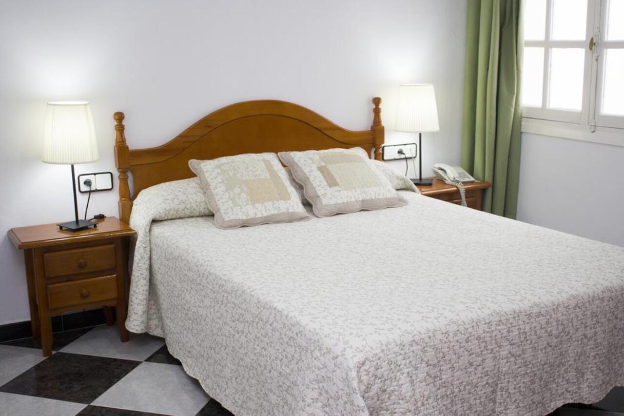 קוניל דה לה פרונטרה Hotel Oasis מראה חיצוני תמונה